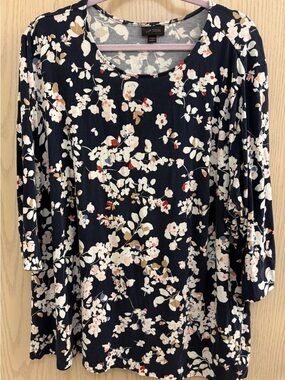 J. Jill Navy Floral 3/4 Sleeve Scoop Neck Tee